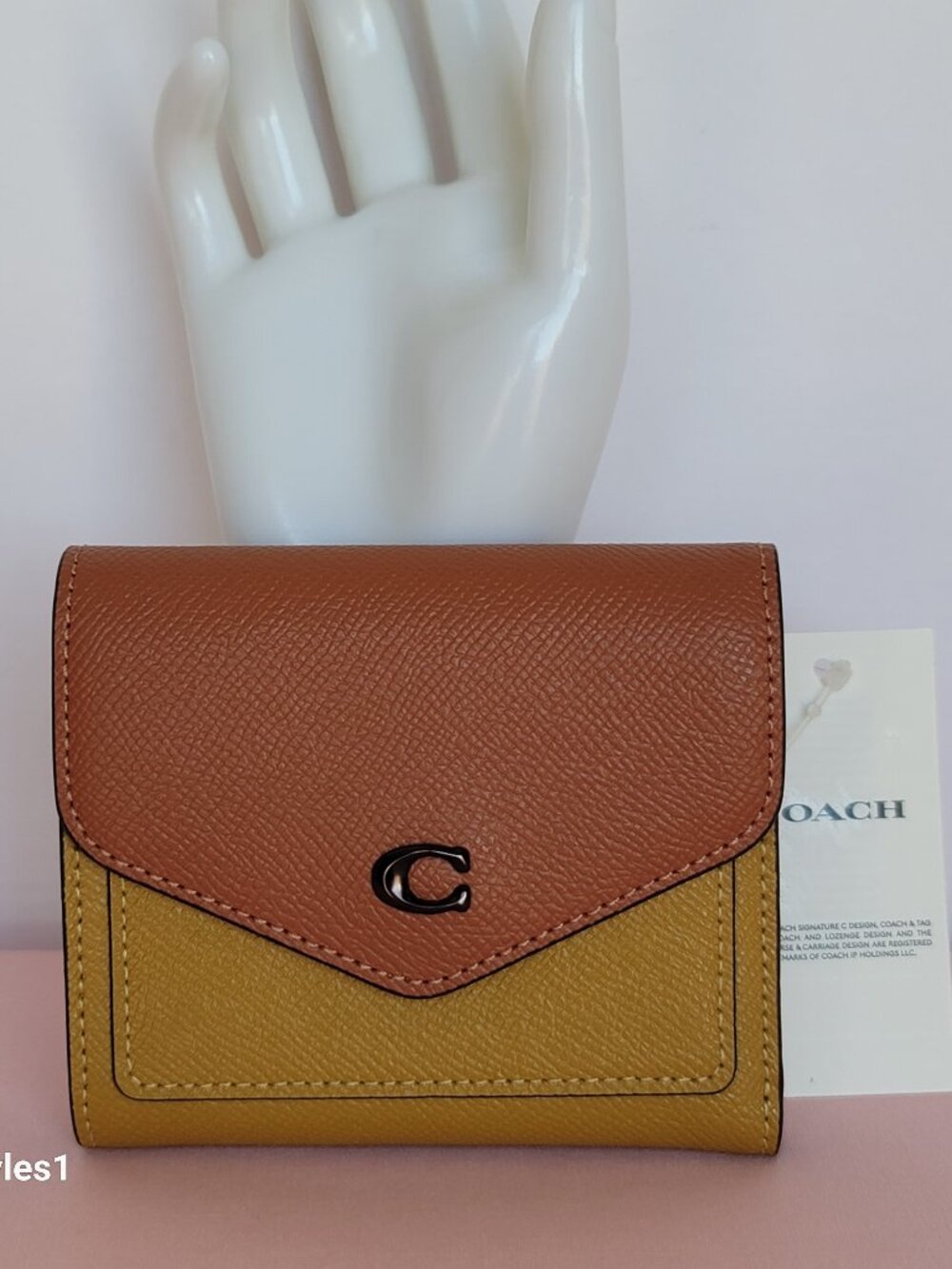 COACH Wyn Colorblocked Crossgrain Leather Small Tri-fold Wallet-Flax Multi $89🎈